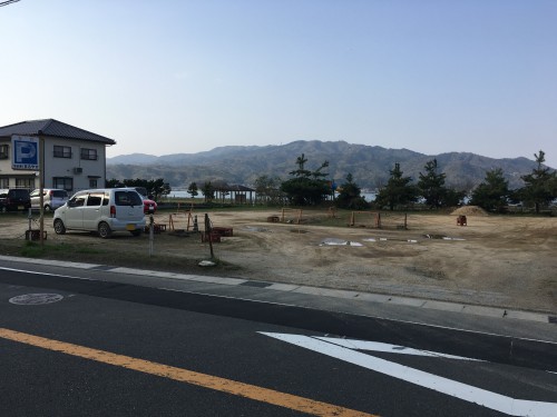 まるやす　駐車場