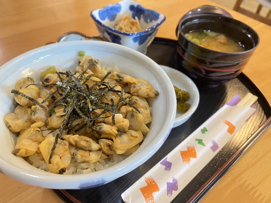 あさりたっぷり丼  