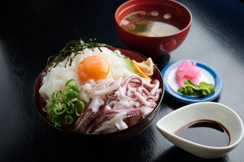 地イカの贅沢丼